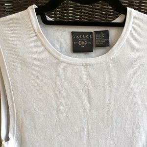 B Moss Lt. blue ribbed top w/ lovely design lines